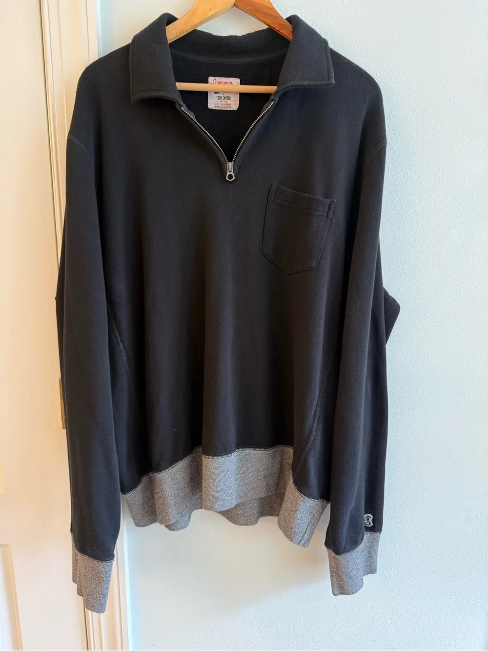 Todd Snyder X Champion Men’s Black Quarter-Zip Sweatshirt with Gray Trim - Picture 1 of 3
